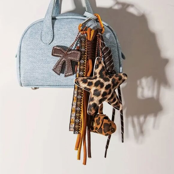 BOUTIQUE LARGE BAG CHARM - Picture 1 of 3